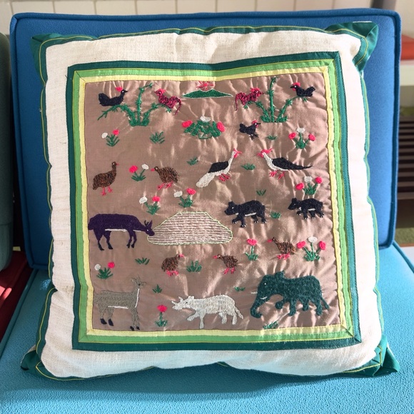 Bone Color Animals Garden Folk Art Embroidered Handmade Decorative 2 Pillows - Picture 3 of 8